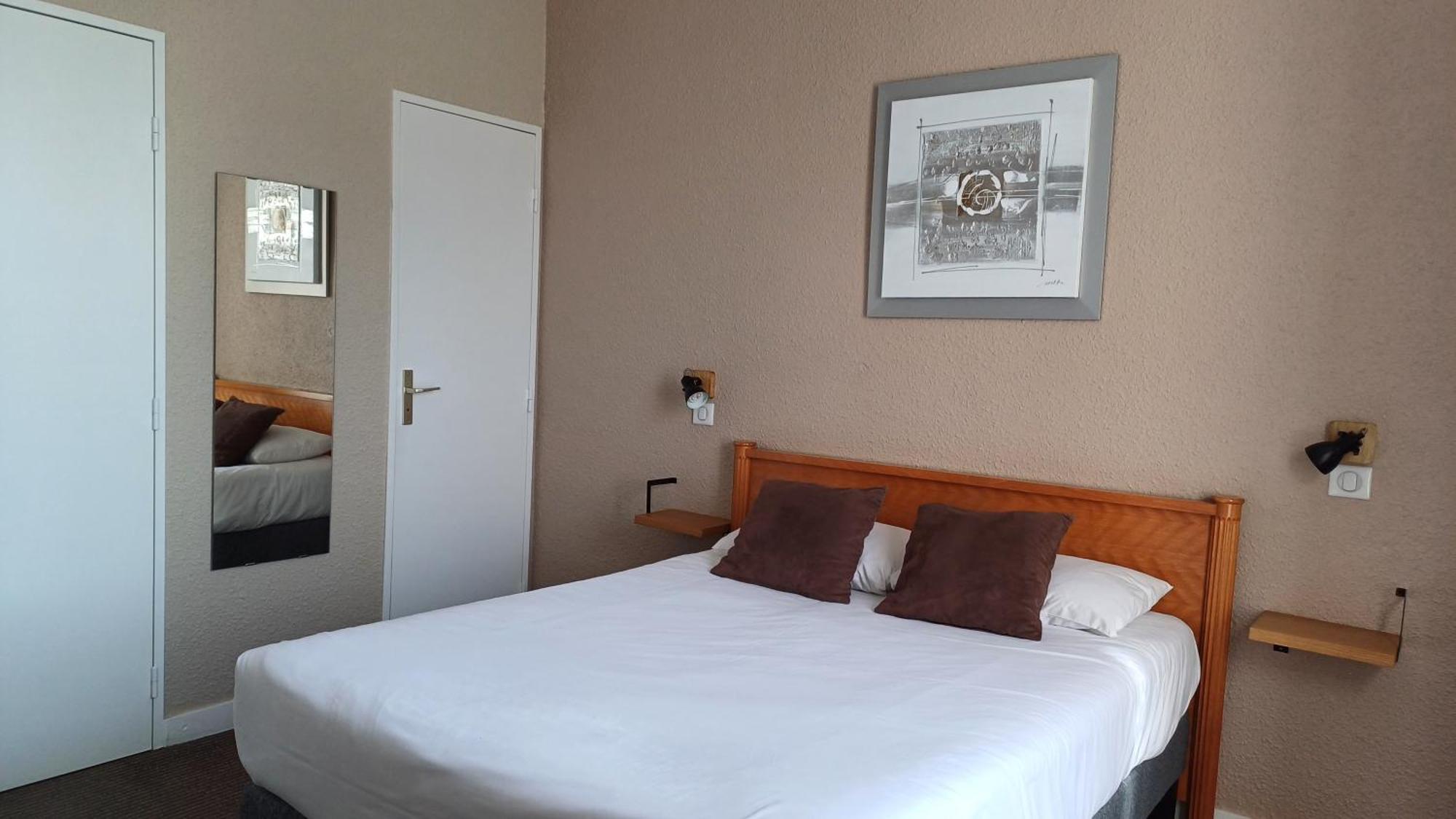 Logis Hotel Le Cerf Briare Zewnętrze zdjęcie