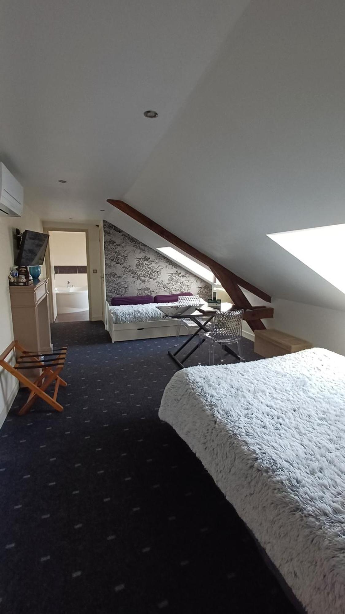 Logis Hotel Le Cerf Briare Zewnętrze zdjęcie