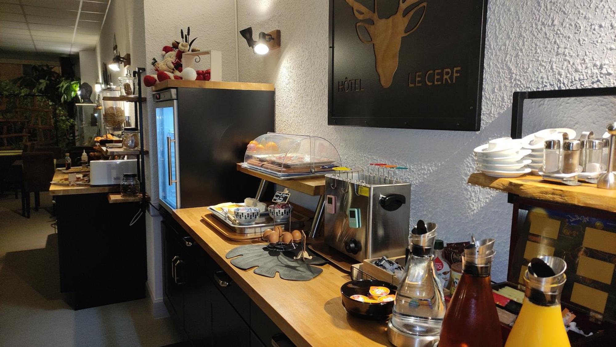Logis Hotel Le Cerf Briare Zewnętrze zdjęcie
