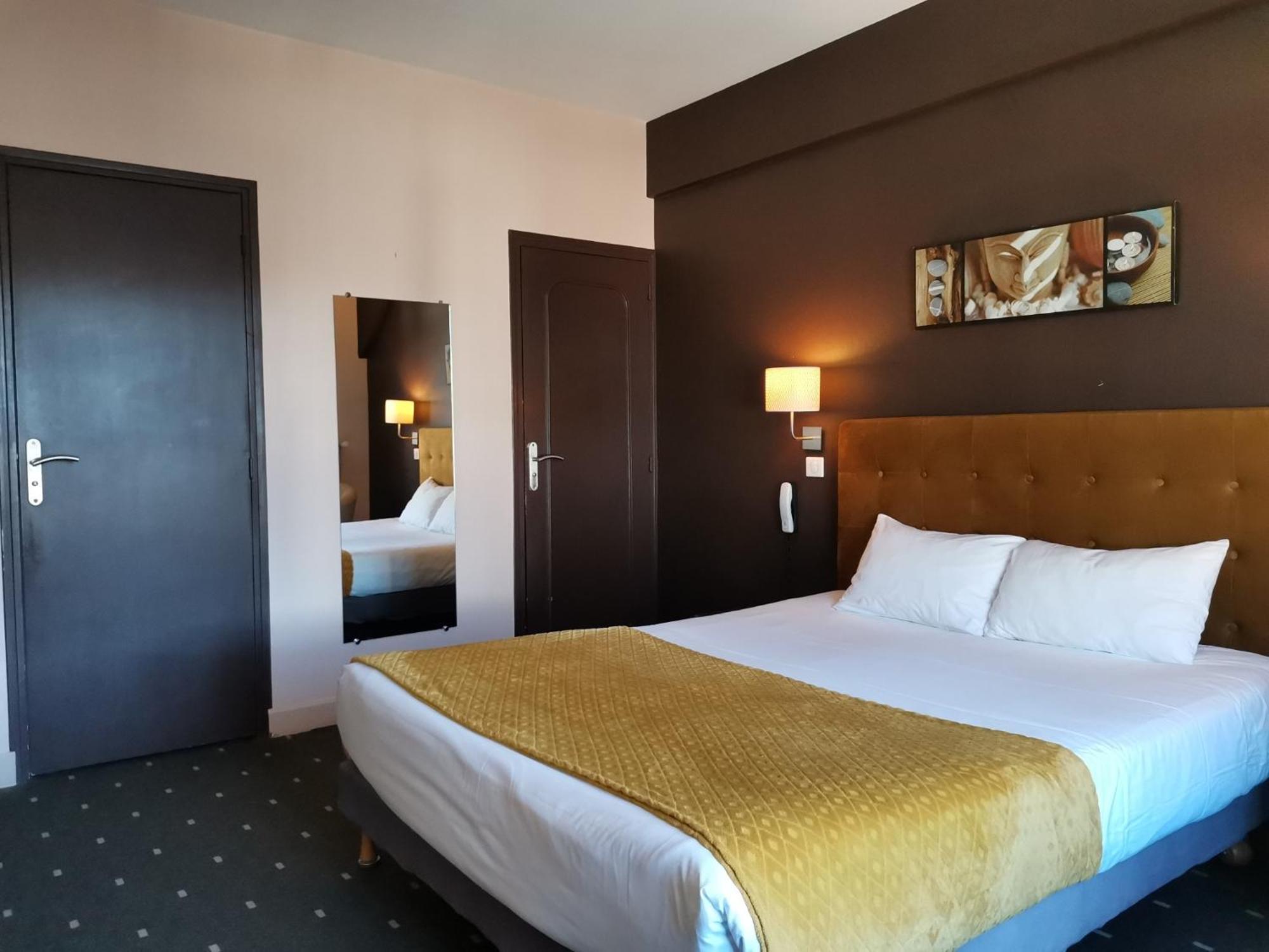 Logis Hotel Le Cerf Briare Zewnętrze zdjęcie