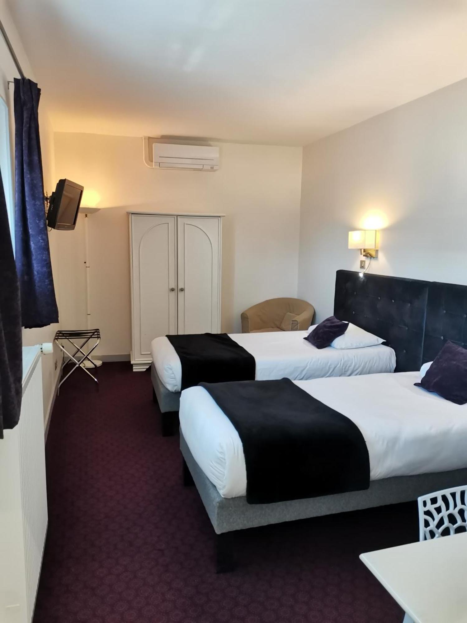 Logis Hotel Le Cerf Briare Zewnętrze zdjęcie