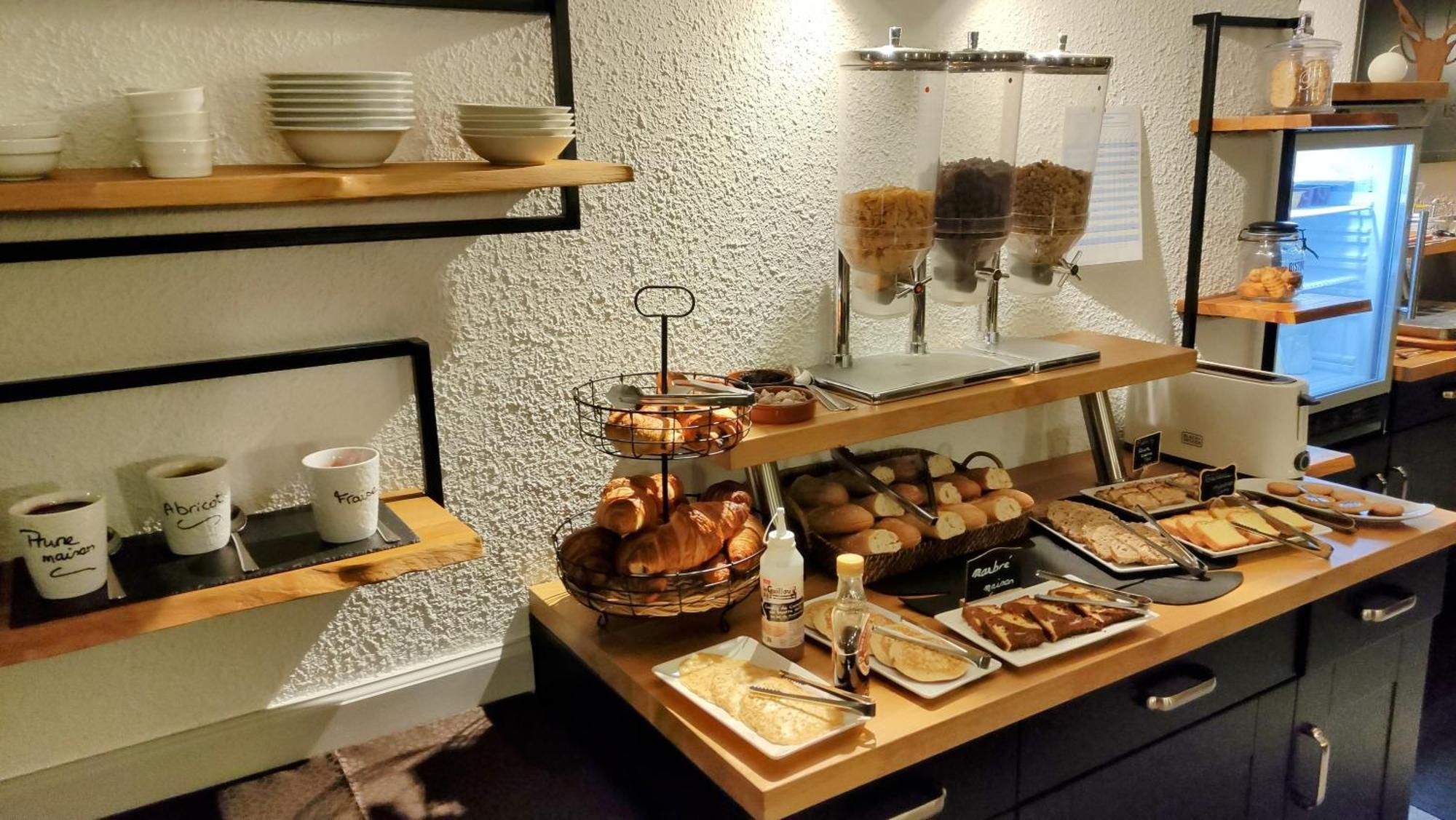 Logis Hotel Le Cerf Briare Zewnętrze zdjęcie