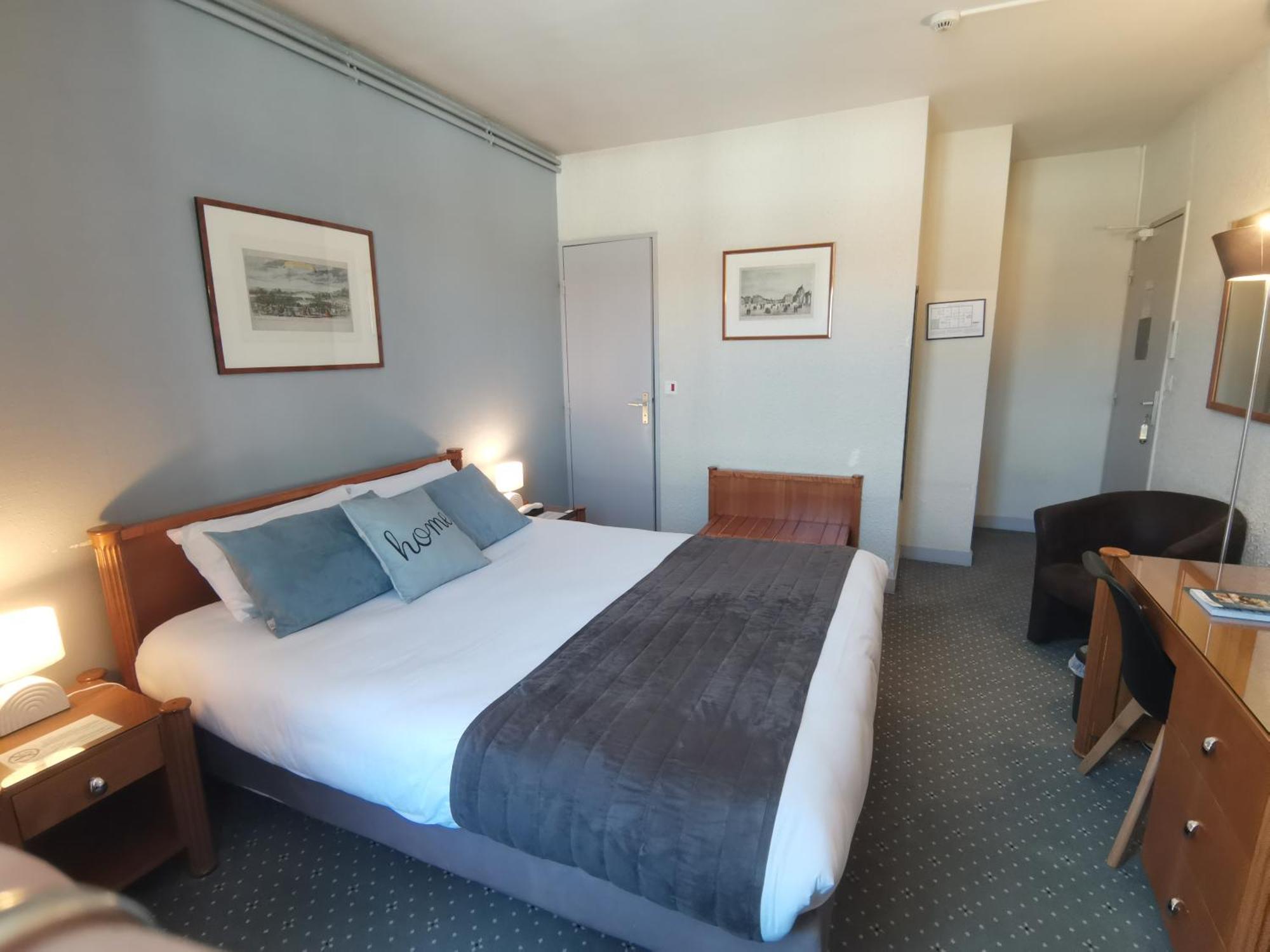 Logis Hotel Le Cerf Briare Zewnętrze zdjęcie