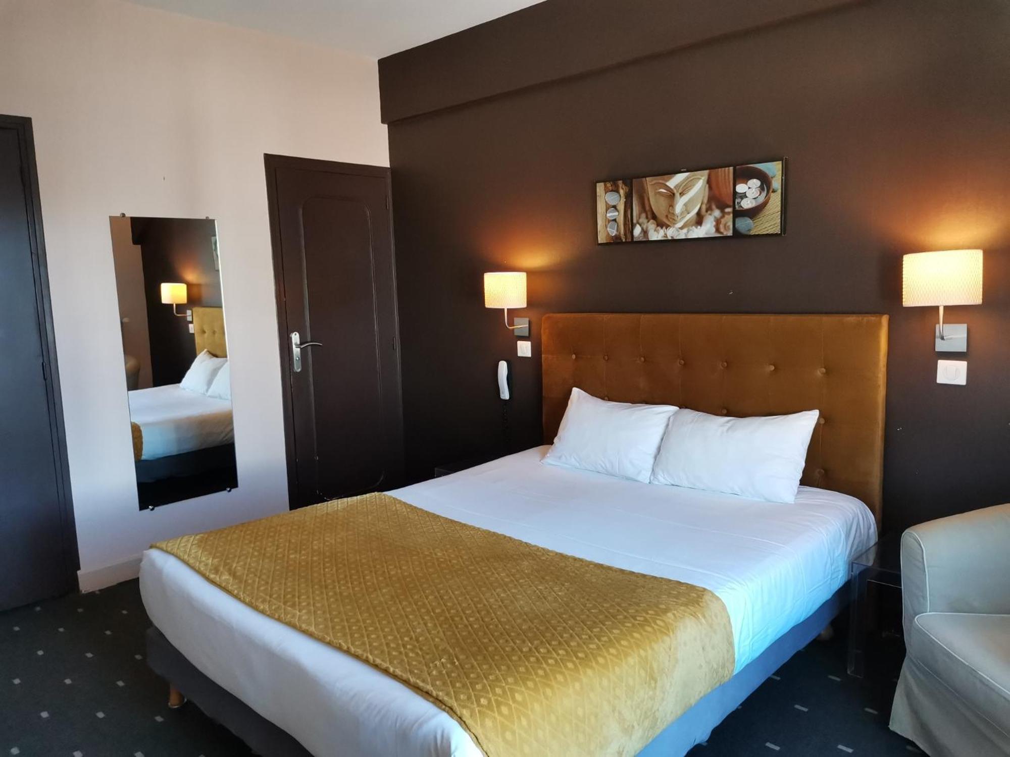 Logis Hotel Le Cerf Briare Zewnętrze zdjęcie