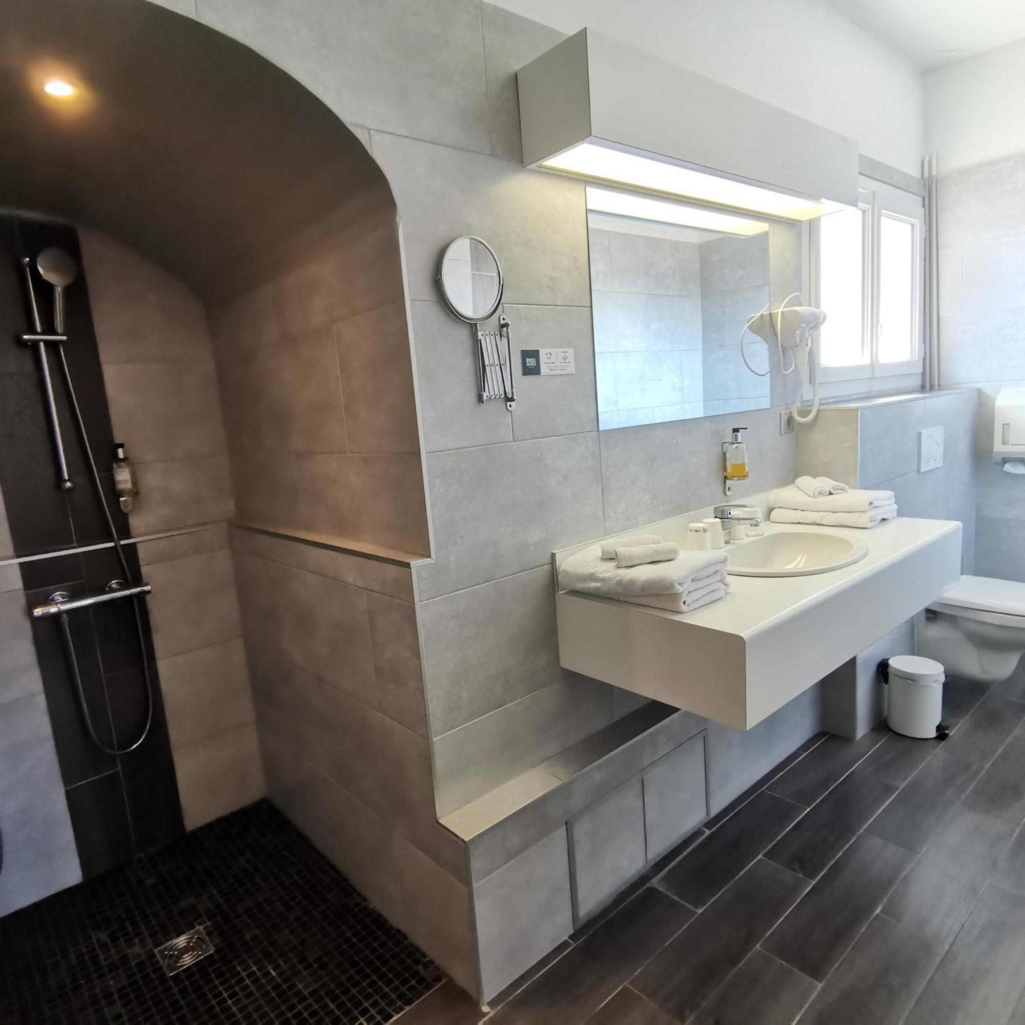 Logis Hotel Le Cerf Briare Zewnętrze zdjęcie